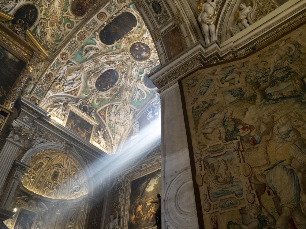 Mostra d’arte tra materia, paesaggi e immaginazione