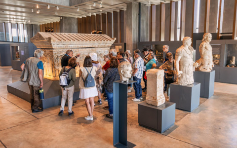 Inaugurata una scultura nell’atrio dell’OPA