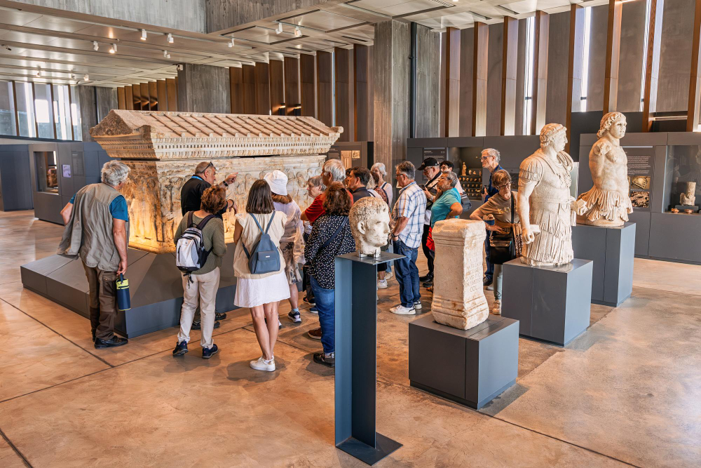 Inaugurata una scultura nell’atrio dell’OPA