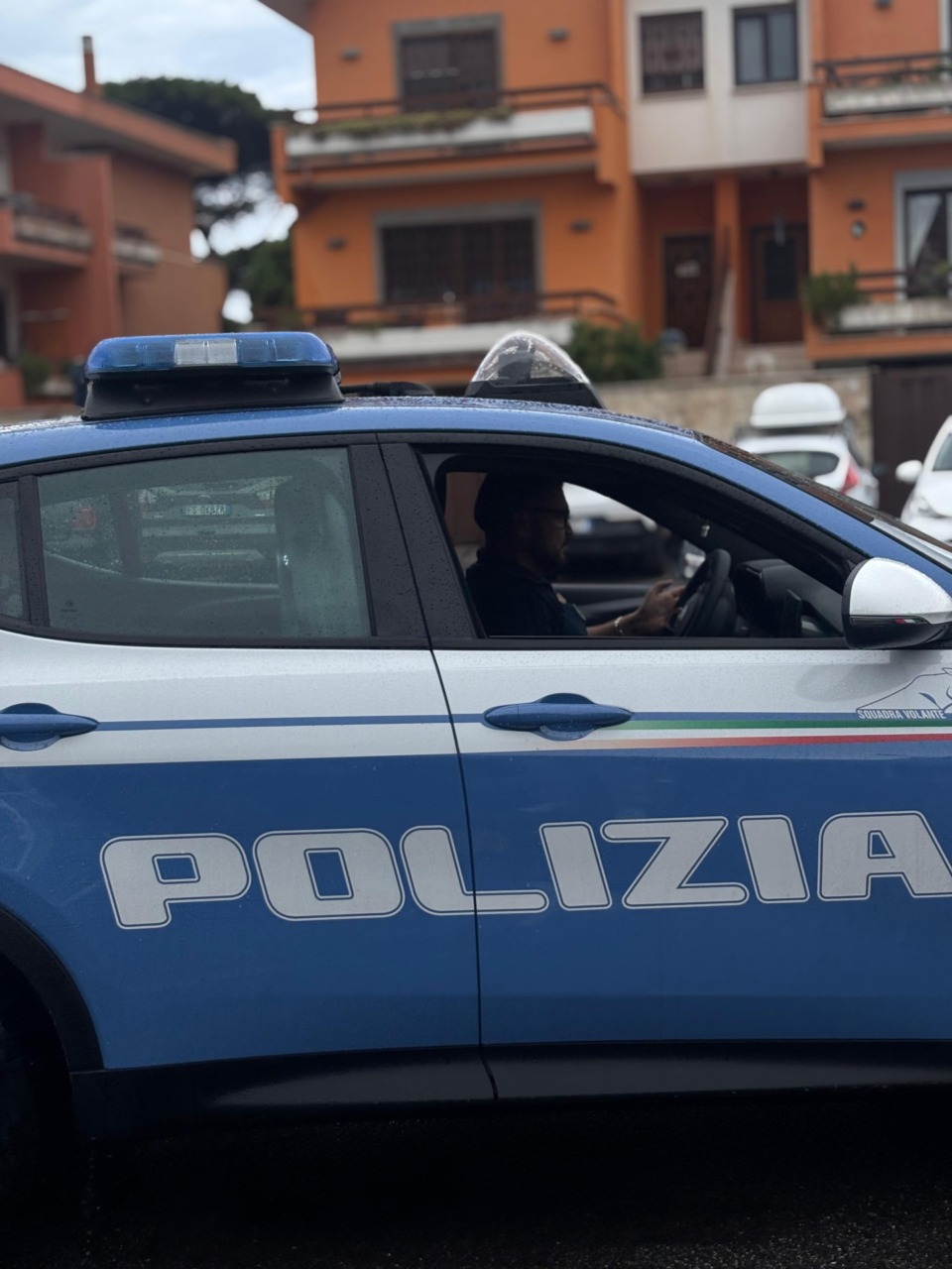 Arrestato uomo per violenze sulla compagna davanti alla figlia di un anno