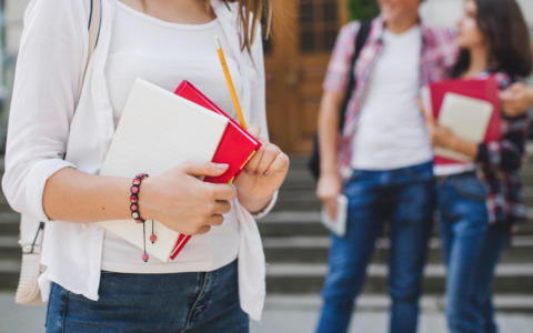 Raccolta firme per la mensa scolastica dal primo giorno di scuola