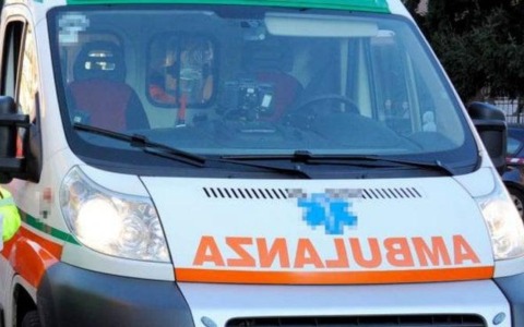 Paura in un condominio, bambino resta bloccato nell’ascensore