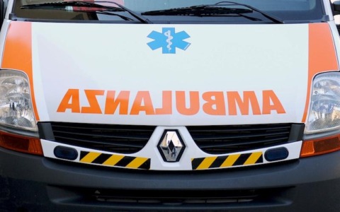 Fungaiolo di 78 anni precipita in un dirupo: è grave