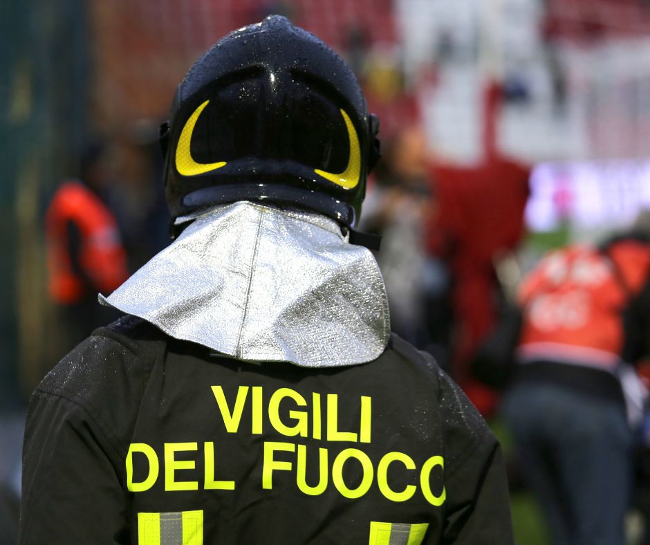 Fuoco d’artificio inesploso arriva sulla riva