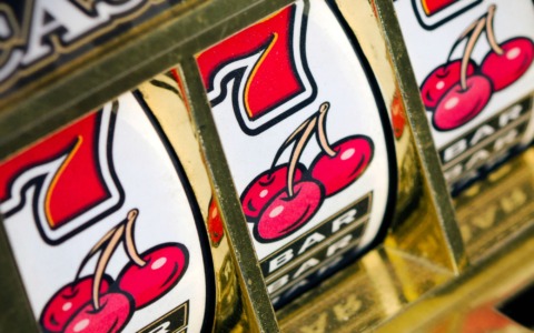 Gioco d’azzardo, oltre 500 milioni spesi in un anno